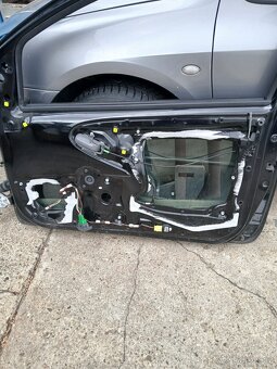 Peugeot 107 Citroen C1 prave predni dvere kompletni - 3