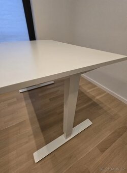 Výškově nastavitelný stůl Ikea Trotten - 3