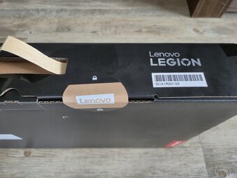 Lenovo Legion Pro 7 16IAX10H Eclipse Black kovový - 3