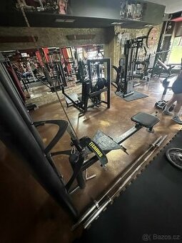 Cable Low Row – veslovací stroj na spodní kladce - 3