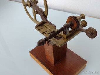 Stará hodinářská frézka - 3