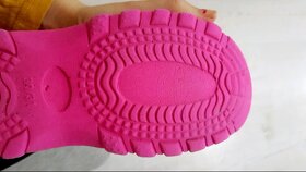 Nádherné nepromokavé růžové zimní boty Barbie - 3