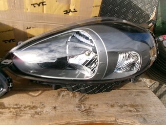 FIAT PUNTO EVO TYP 199 - PŘEDNÍ SVĚTLA - ANTHRACIT - 3