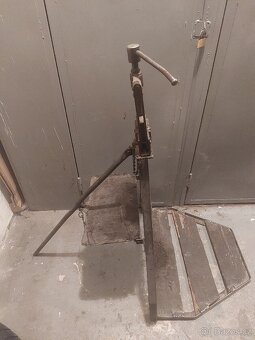 Svěrák na trubky - 3