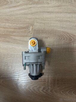 Čerpadlo posilovače řízení BMW E30,E36 - 3