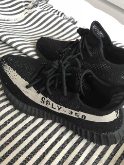 YEEZY Oreo 350 - 3