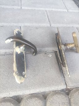 Starè okenní kování - 3