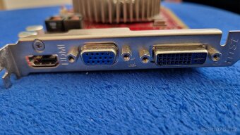 Grafické karty PCI-E plně funkční - 3