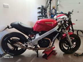 Honda NTV 650 Revere ala Neo cafe racer - 3