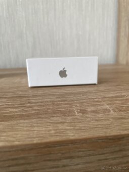 AirPods 4 s ANC - 3