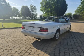 Mercedes E320 Cabrio - 3