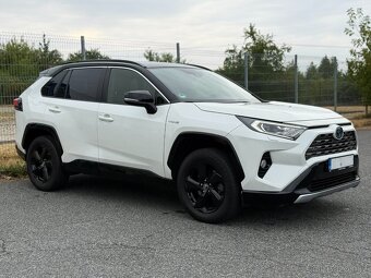 Toyota RAV4 2.5 Hybrid 131kW 2019 | 49500km, ČR, DPH, 1maj - 3