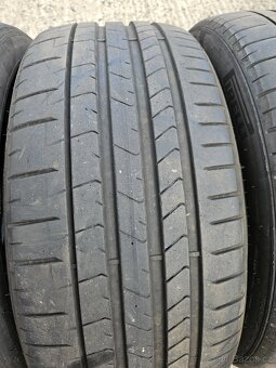 235/35 R20 Pirelli s homologací Tesla - 3