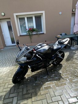 Yamaha YZF-R125 - 3