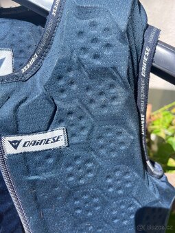 SCHOCKEMÖHLE Bezpečnostní vesta dětská Dainese level 3 modrá - 3