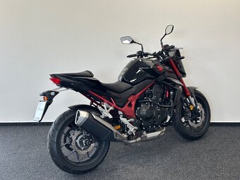 Honda CB 750 Hornet - 3