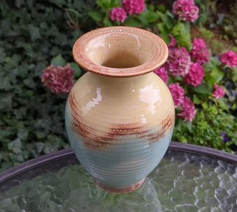 VÁZA S ŽEBROVÁNÍM - DITMAR URBACH - 70. léta - 3