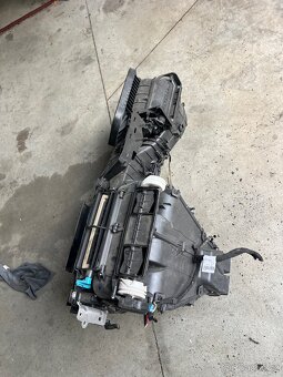 Větrák motorek topeni klapky regulator skoda octavia 2 - 3