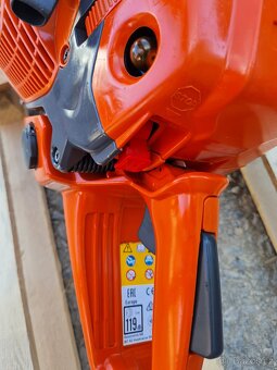 Husqvarna 565 motorova pila zaruka - 3