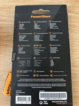 PanzerGlass pro Apple iPhone XR/11 černé - 3