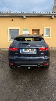 Jaguar F-Pace 3.0 V6 - 3