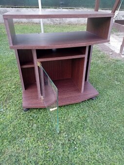 Stolek pod tv - 3