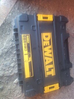 Vrtací a bourací kladivo devalt - 3