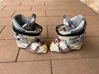 Set dámské lyže 143 cm + lyžáky - 3