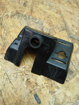 Babetta 207 kryt karburátoru - 3