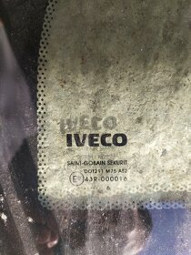 Autosklo Iveco EC75 - 3