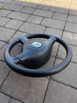 Kožený perforovaný volant Škoda - Top stav - 3