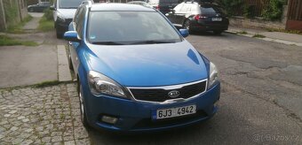 Kia Ceed kombi 1.6 CRDi , r. 2010 facelift, servis, STK, atd - 3