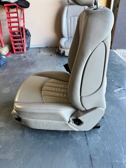 Mercedes W211 E-class interier - 3