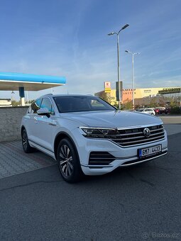 Volkswagen Touareg 3.0 TDI 210 kW, najeto 70 tis. Km, 10/10 - 3