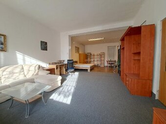 Pronájem bytu 1+1 o 87m² Stará Osada, pro jednu až osoby, pl - 3