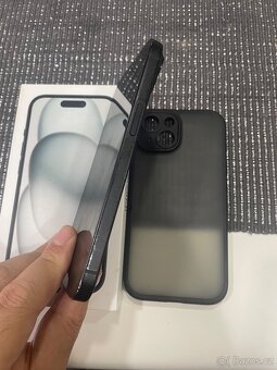 📱 iPhone 15 128 GB – Black - 3