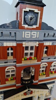 LEPIN 15003 Town Hall, kompatibilní s LEGO (klon 10224) - 3