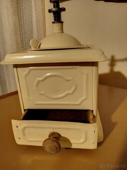 Mlýnek na kávu z poč. 20. stol. - 3