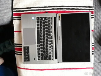 Funknční notebook Acer - 3