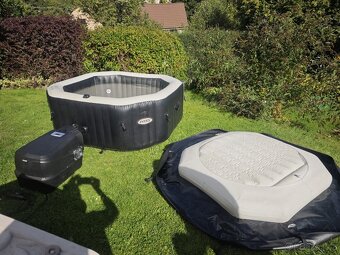 Vířivka Intex pro 4 osoby - 3