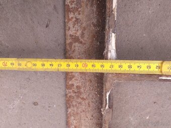 Dvě stará výklopná litinová okna - 3