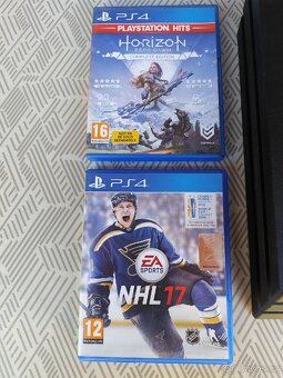 Playstation 4 PRO + hry - 3