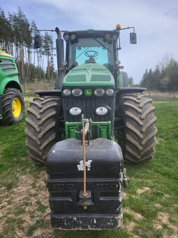 Kolový traktor John Deere 8330 - 3