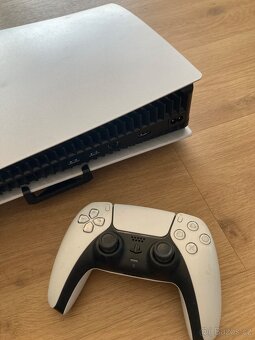 Prodám PlayStation 5 (PS5 s mechanikou) - 3