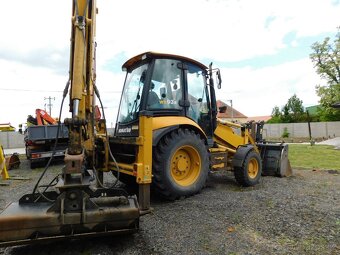 Traktorbagr KOMATSU WB 93 R, Hydraulická svahovka - 3