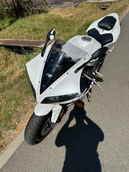 Yamaha YZF R1 - 3