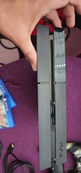 PS4 velmi pěkný stav - 3