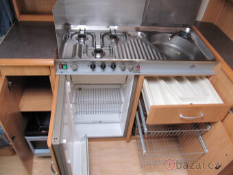 prodám karavan HOBBY s nájezdem pro invalidy - 3