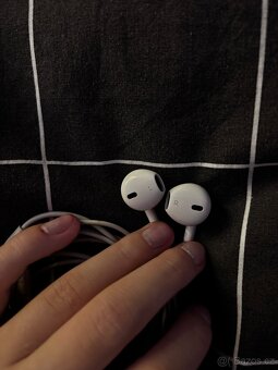 Apple drátová sluchátka Lightning - 3