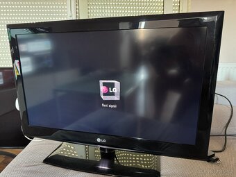 LG televize full HD, 81cm + Chromecast 4 - 3